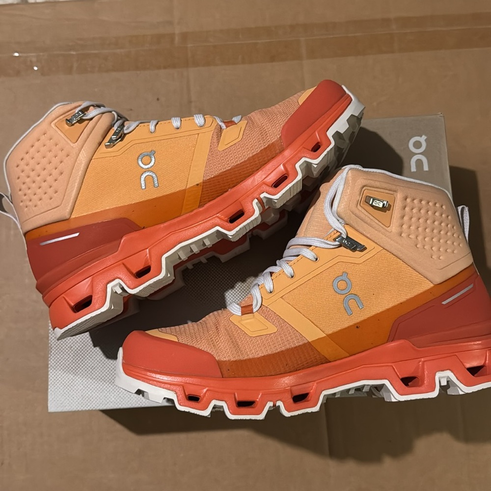 On Cloud 2 Waterproof women’s hiking boots 
New in box
Sizes 7.5W, 9.5W, and 10W - Picture 2 of 6